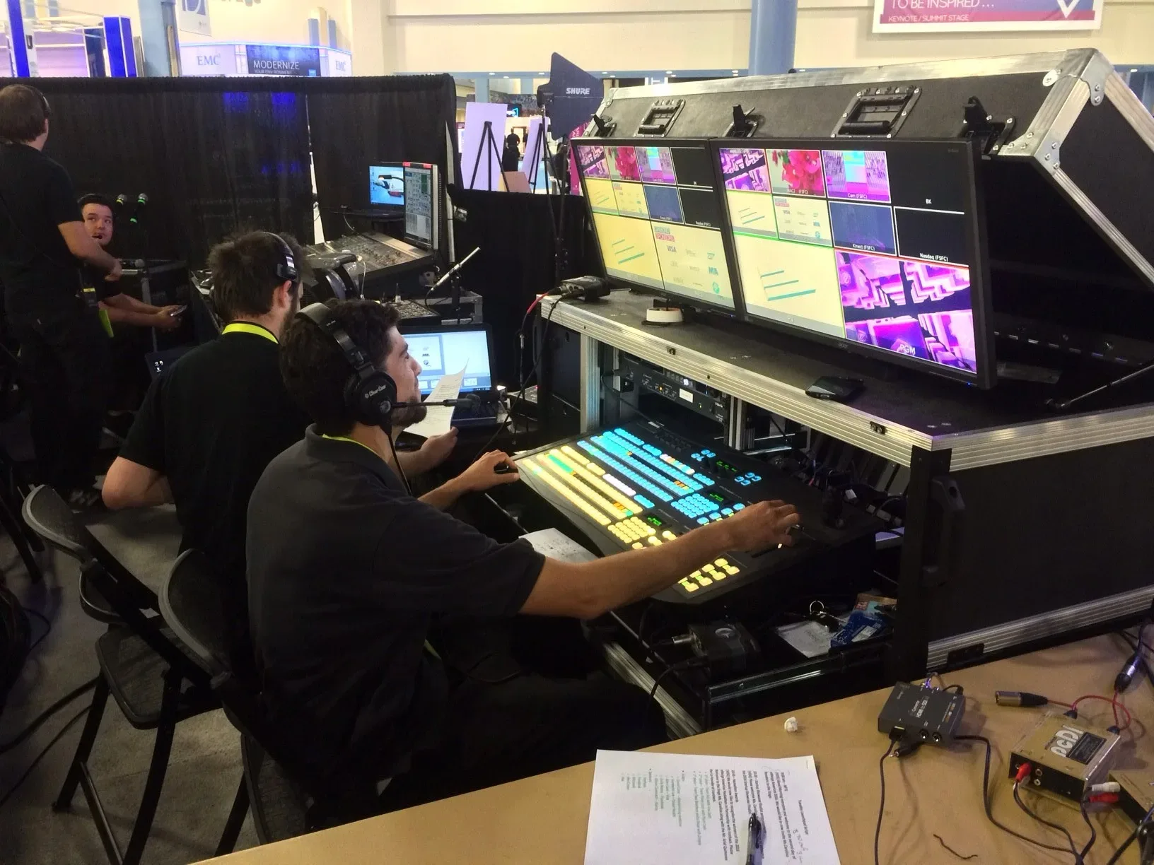 Ross Mobile Bigfoot system with dual 28-inch swing-up monitors