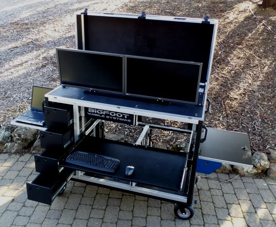 Ross Mobile Bigfoot system open and ready for equipment installation