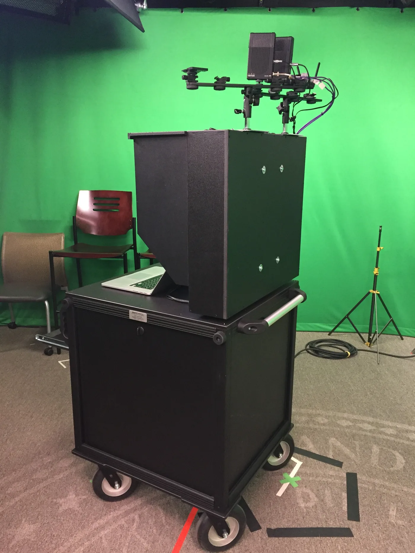 Stanford Bigfoot system closed — compact form factor for studio storage